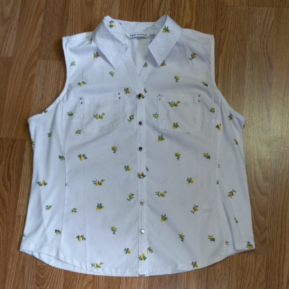 Emily Daniels White Sleeveless Blouse with Yellow Lemon Print